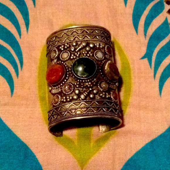 Cuff bracelet - Picture 2 of 9